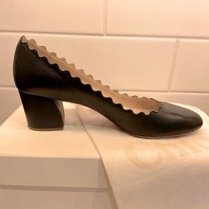 Gorgeous authentic Chloe scalloped navy pumps. Size 37.5 EUC